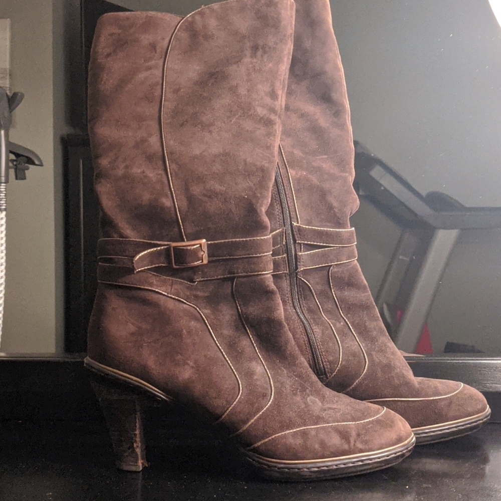Sofft brown suede boots size 10